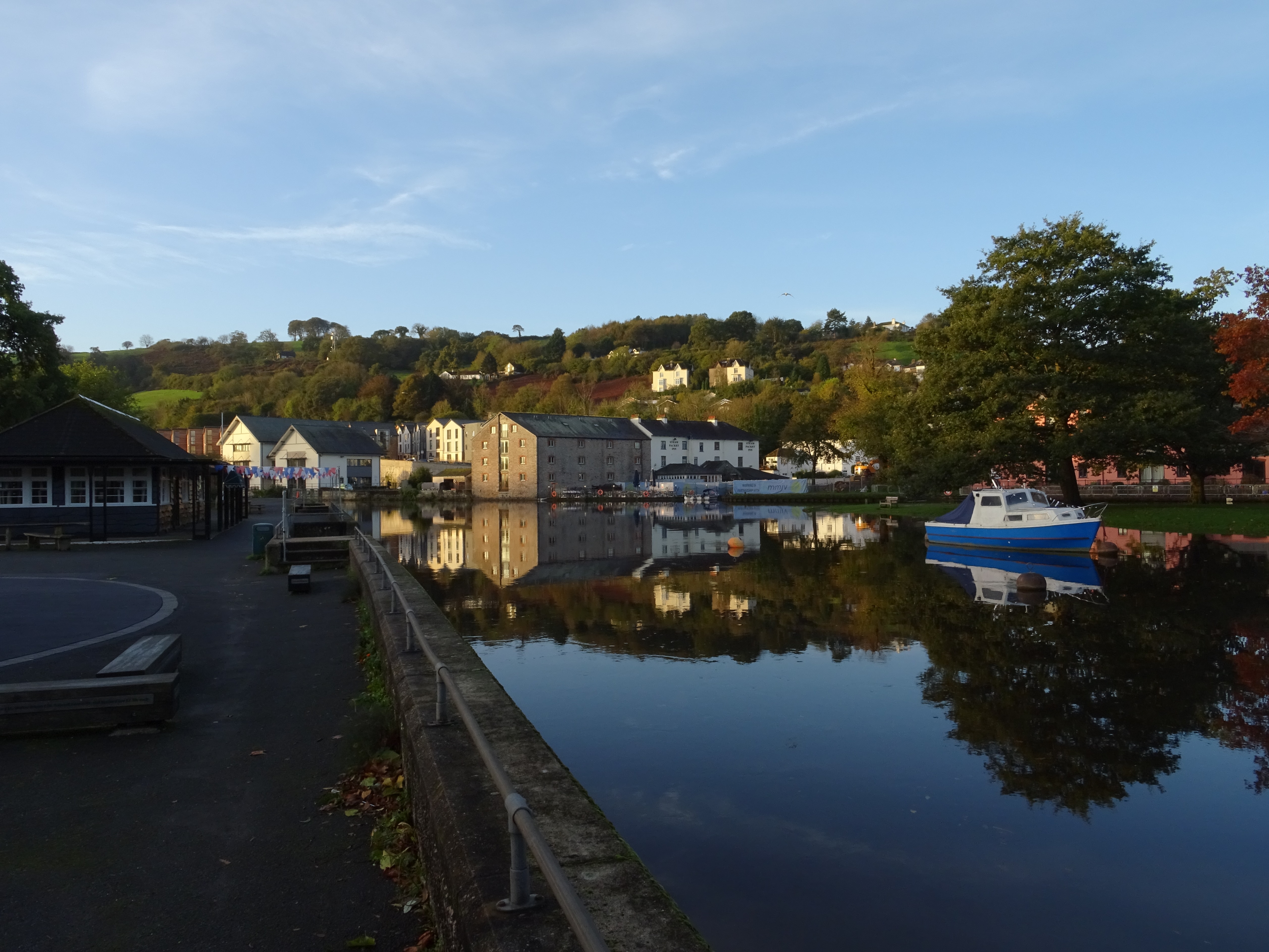 Bright and calm - Flickr - Phil Gayton in or near Kingsbridge